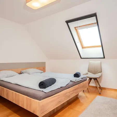 Lelle Apartament *